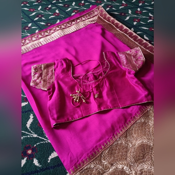 Beautiful saree with stitched blouse - Picture 4 of 7
